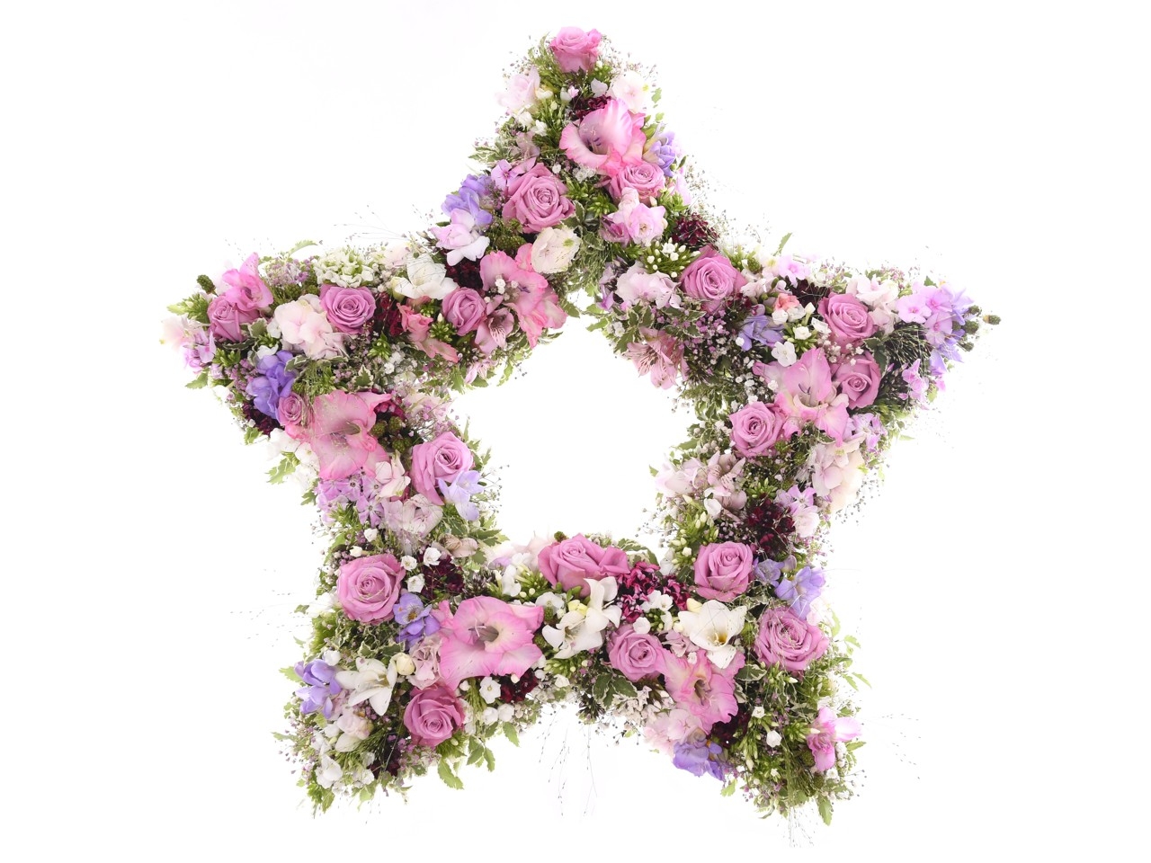 Gesteck in Sternform mit rosa-weißen Blumen
